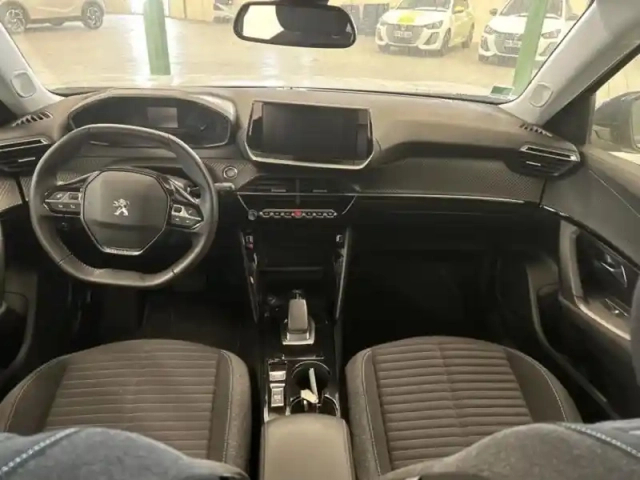 Peugeot 2008 e- 136ch style — photo 6