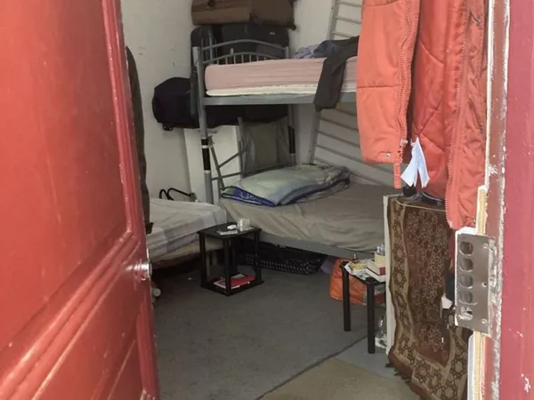 BAGNOLET STUDIO 15 M2 A RAFRAICHIR