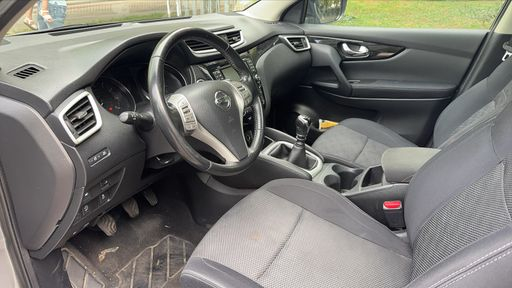 Nissan Qashqai 1.2 DIG-T 115 2WD - N-Connecta – 2015 – 100517 km – Essence – Boîte Manuelle — photo 15