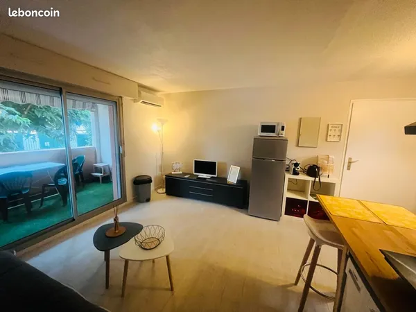 Loue studio meuble etudiant avec parking prive ipfm toulon