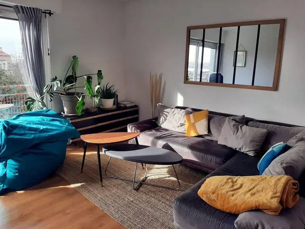 Beau T3 meublé 63m² traversant et lumineux