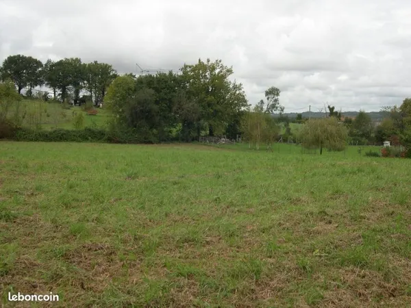 Terrain 10 371 m²