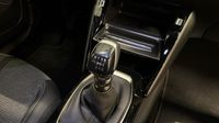 Peugeot 2008 1.2 PureTech 100ch S&S Allure — photo 28