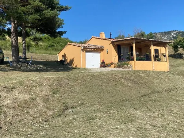JOLIE PETITE VILLA DANS LA REGION DE BARGEME