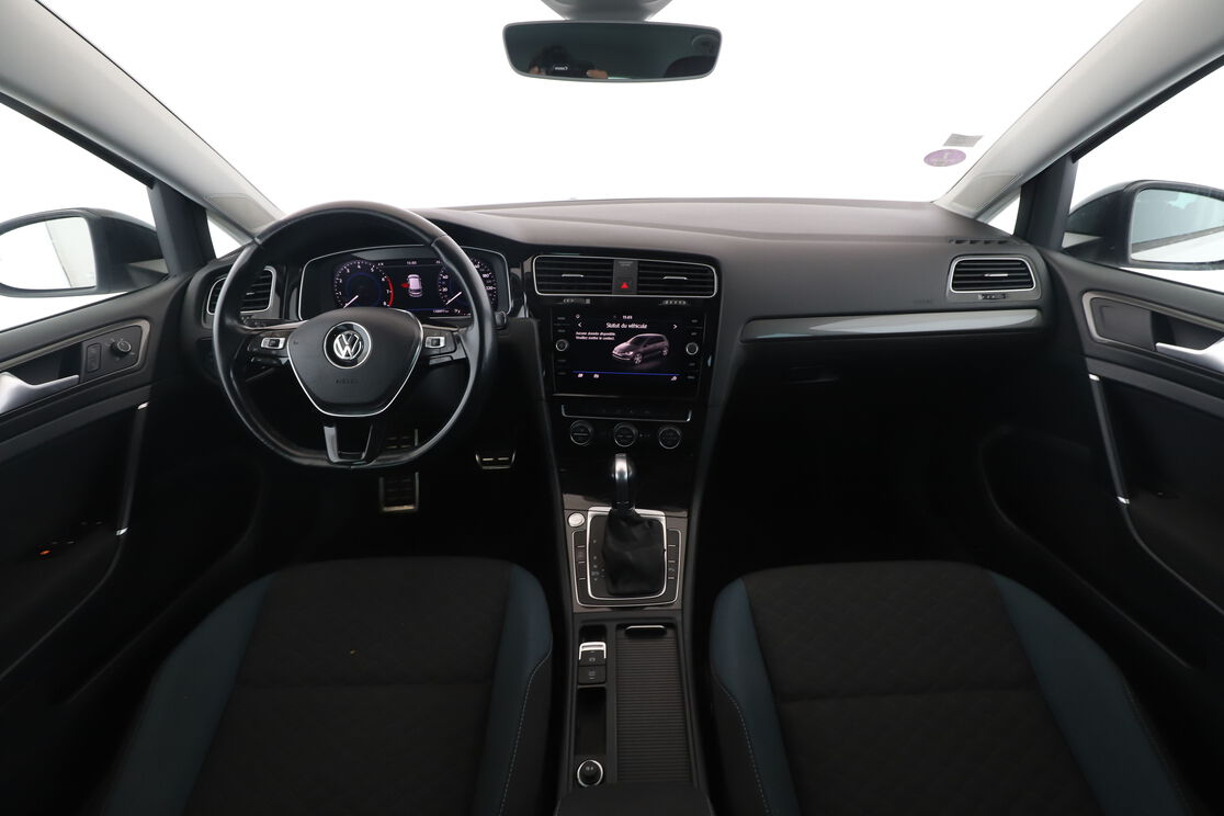 Volkswagen Golf VII 1.5 TSI EVO IQ.Drive DSG7 — photo 11