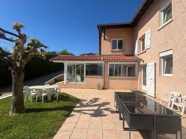Maison 5 pièces 176 m²