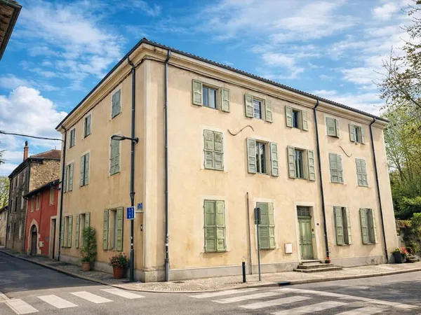 Bien immobilier de rendement Vente Saint-Donat-sur-l'Herbasse 20p 590m² 588000€