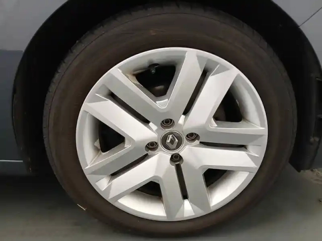 Renault Clio blue dci 85 — photo 16