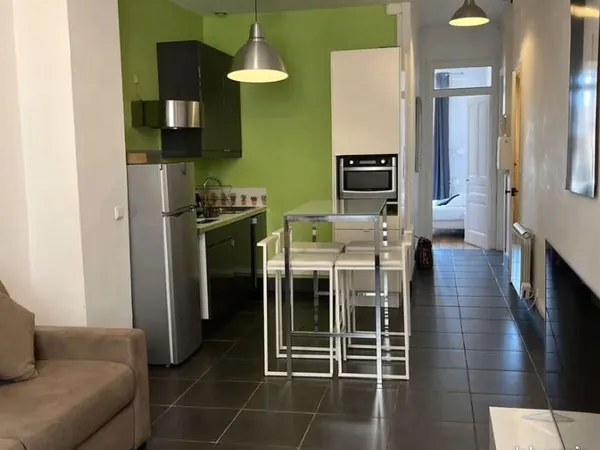 Élégant T2 de 46 m², traversant sur jardin, quartier Grange Blanche