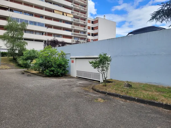 Parking 13 m²
