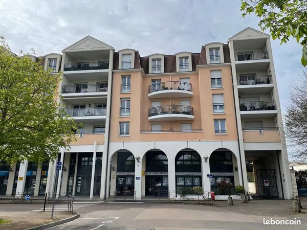 Appartement de 4 pièces principales sis en Rez-de-chaussée avec Garage & Réserve en s/sol