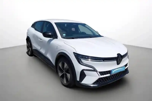 Renault Megane e-tech ev40 130ch standard charge — photo 8