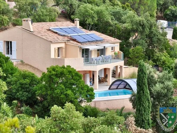 A Vendre Villa T 7 Avec Garage Piscine Sur Grand Terrain A La Londe Les Maures Au Domaine De Valcros