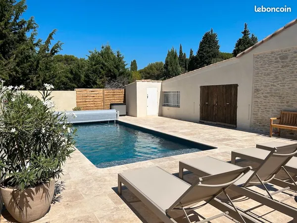 Mas rénové avec piscine à 5 mns du centre
