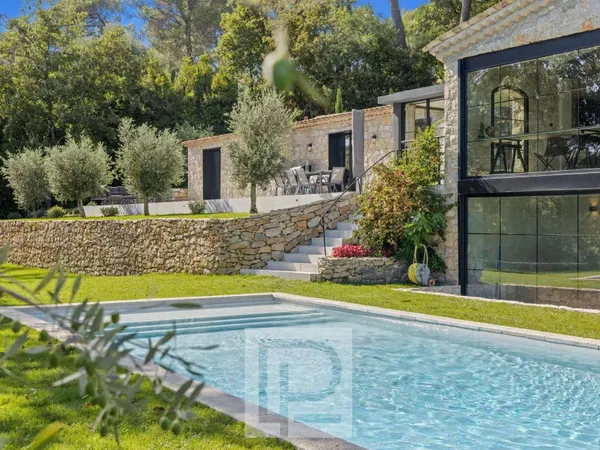 Maison 8 pièces 289 m²