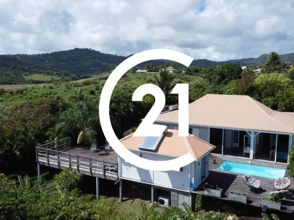 Villa 3 chambres et bungalow, vue mer, piscine au Vauclin