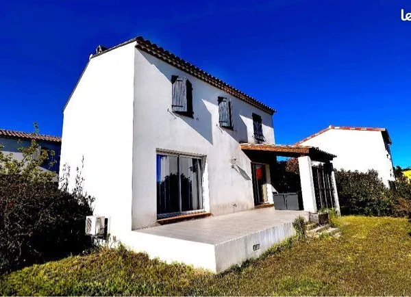 Belle maison familiale avec 4 chambres - 113 m² habitables sur terrain de 675 m² avec jardin, terras