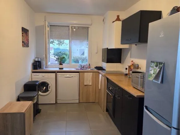 Loue appartement T3 de 59,21 m² avec terrasse et place de parking