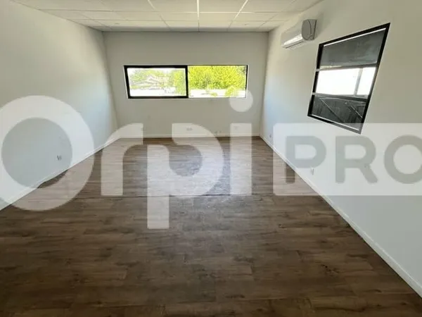 Local d'activité 170 m²