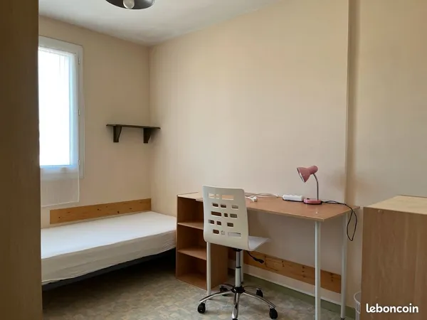 Location chambre meublée à étudiante