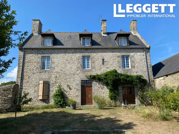 Ancien presbytère magnifiquement rénové avec dépendances, situé à proximité du Mont Saint-Michel