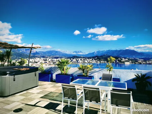 Magnifique Toit-Terrasse / Penthouse vue mer panoramique jacuzzi