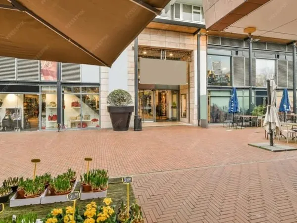 Local commercial 700 m²
