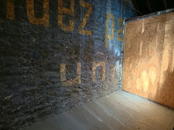 Galetas 8,30 m² - Grande hauteur sous toiture - Grenoble hypercentre