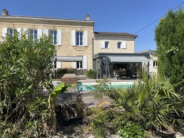 Maison girondine située au calme