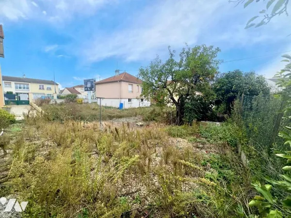 Terrain 234 m²