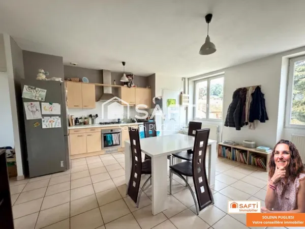 Appartement avec garage et jardin