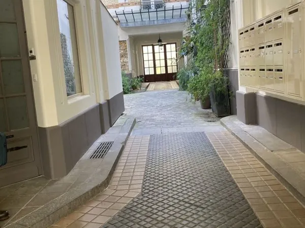 VINCENNES CENTRE APPARTEMENT 55 M2 A RÉNOVER