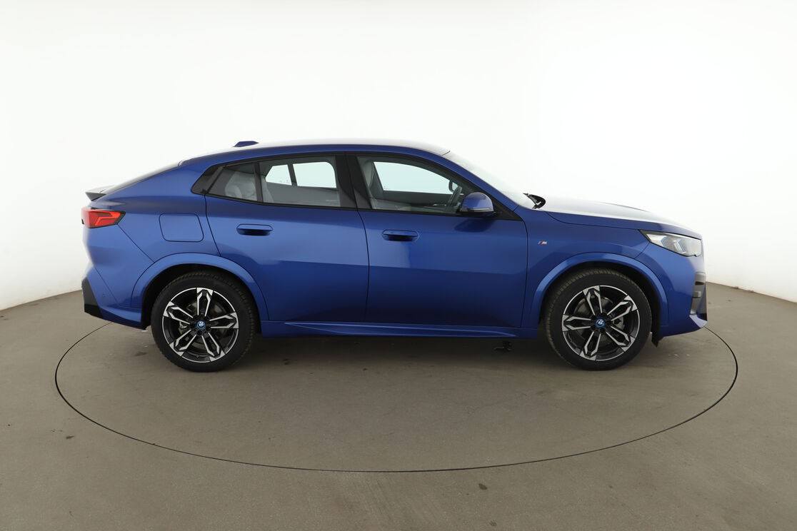 BMW iX2 eDrive20 M Sport BVA — photo 6