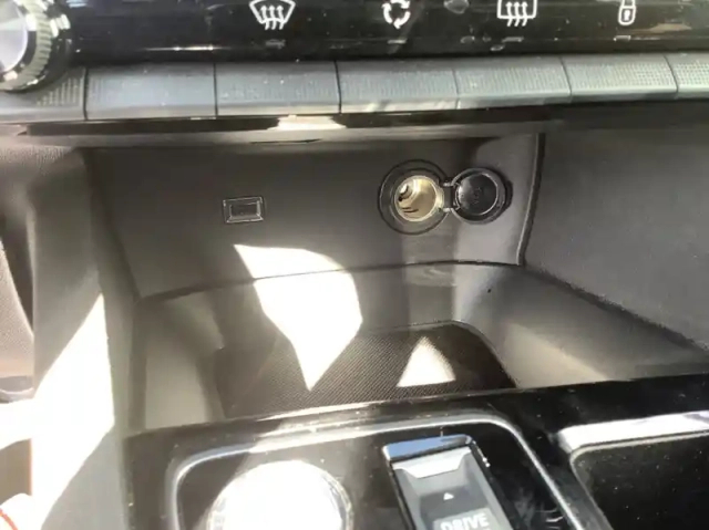 Peugeot 5008 bluehdi 130ch s&amp;s eat8 allure pack — photo 47
