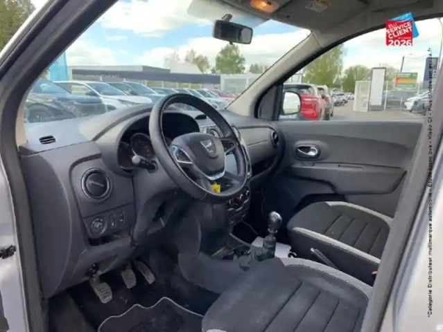 Dacia Lodgy 1.5 blue dci 115ch stepway 7 places — photo 15