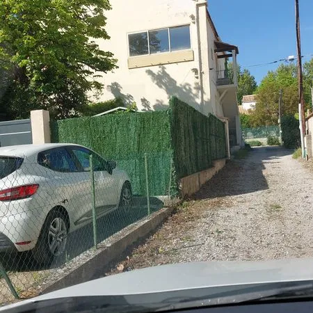 Appartement avec jardin privatif et parking