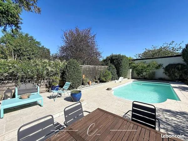 Maison 6 pièces 215 m²