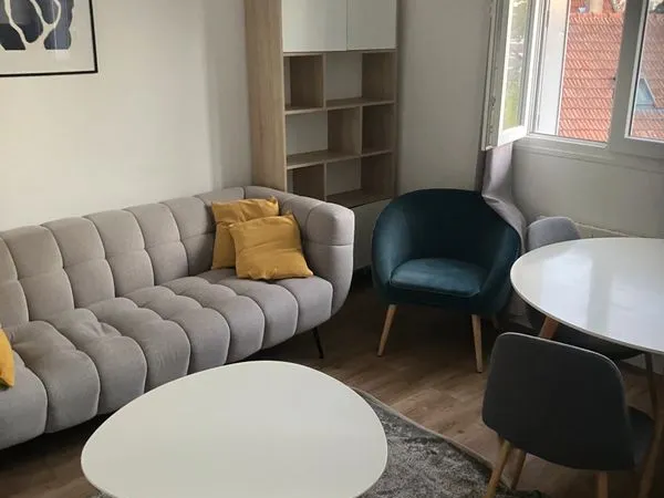 T3 - 43 m² - 2e étage - Meublé
