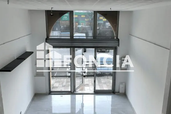 LOCAUX_COMMERCIAUX
