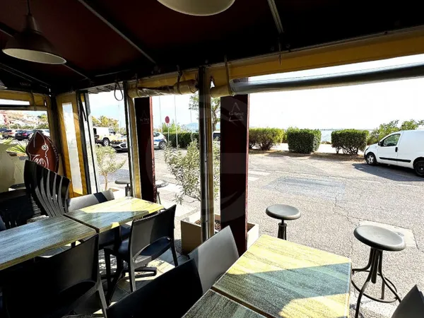 Local commercial 3 pièces 72 m²