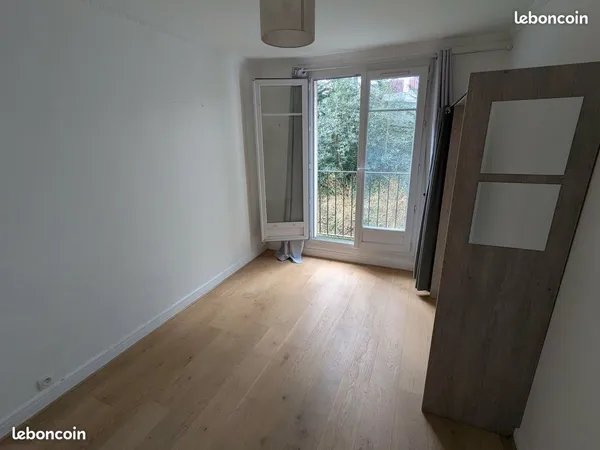 Chambre 18m² - Versailles | Montparnasse / La Défense (15min)