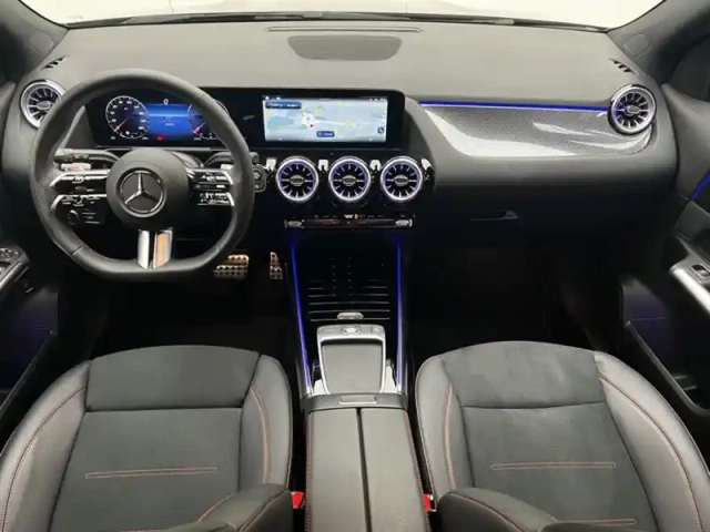 Mercedes Gla 200 d amg line — photo 11