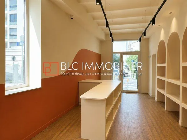 Local commercial 64 m²