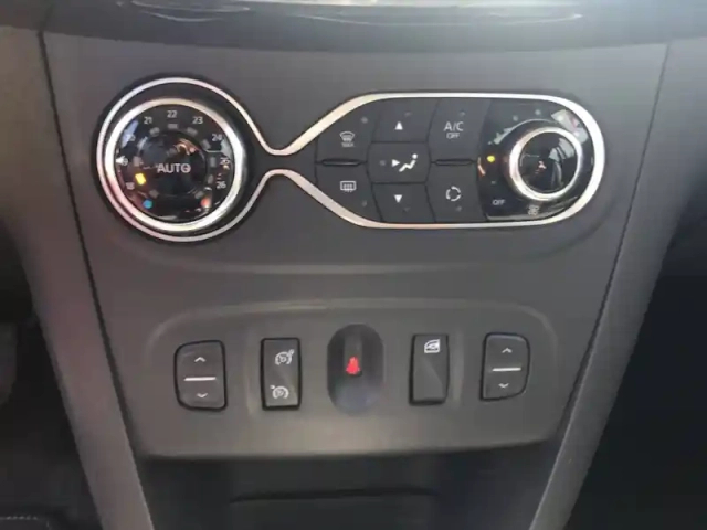 Dacia Sandero tce 90 e6c — photo 15
