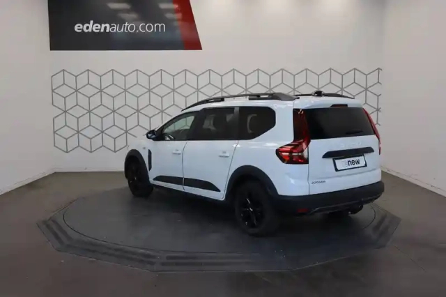 Dacia Jogger eco-g 100 5 places — photo 3