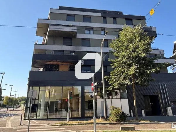 Local commercial 121 m²
