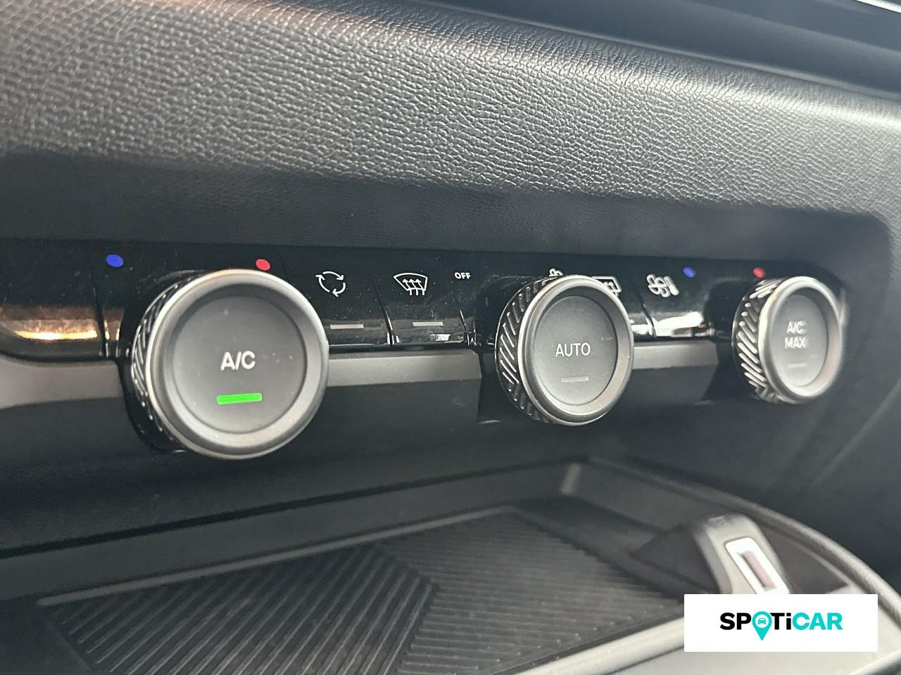 Citroën C4 bluehdi 130ch s&s feel pack eat8 — photo 15