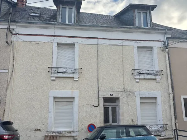 Immeuble Châteauroux 7 pièce(s) 130.70 m2 - terrasses -