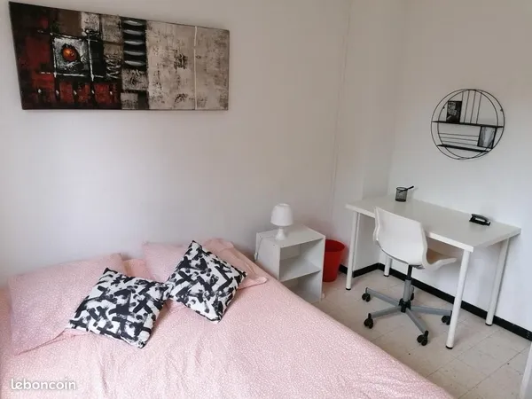 Chambre en colocation situé proche arret tram Estanove (ligne 5)