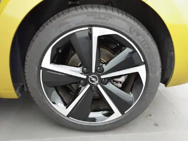 Opel Astra 1.2 turbo 110 ch bvm6 — photo 13